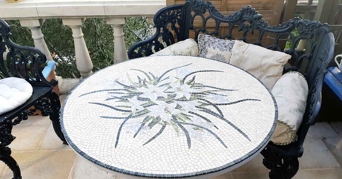 Mosaique pour table en extérieur