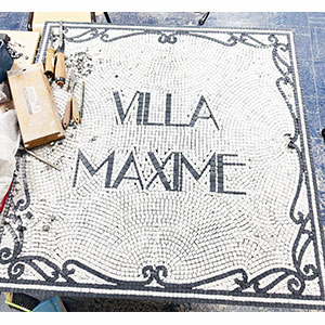 Pas de porte en mosaïque