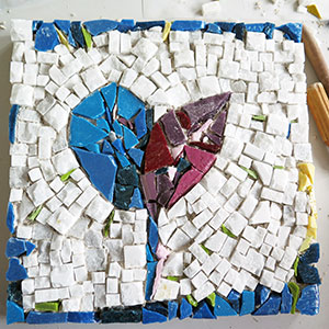 stage de mosaique contemporaine marbre et smalts