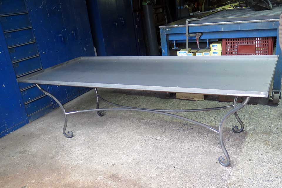 table fer forgé et mosaique