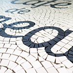 Enseigne en mosaique